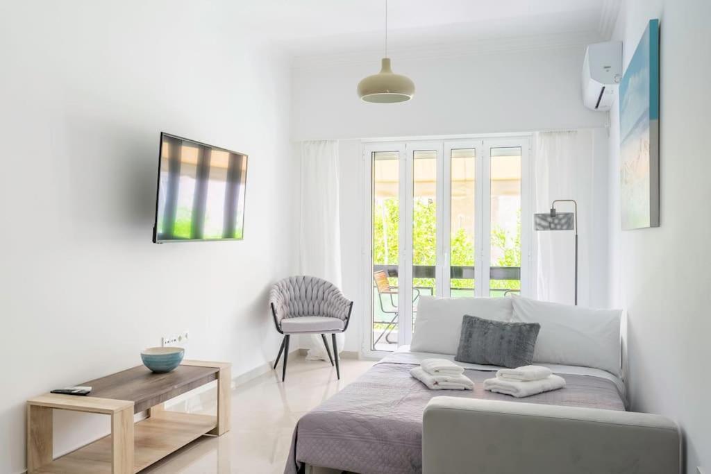 Alimos Sun-Filled Apartment Athens Exterior photo