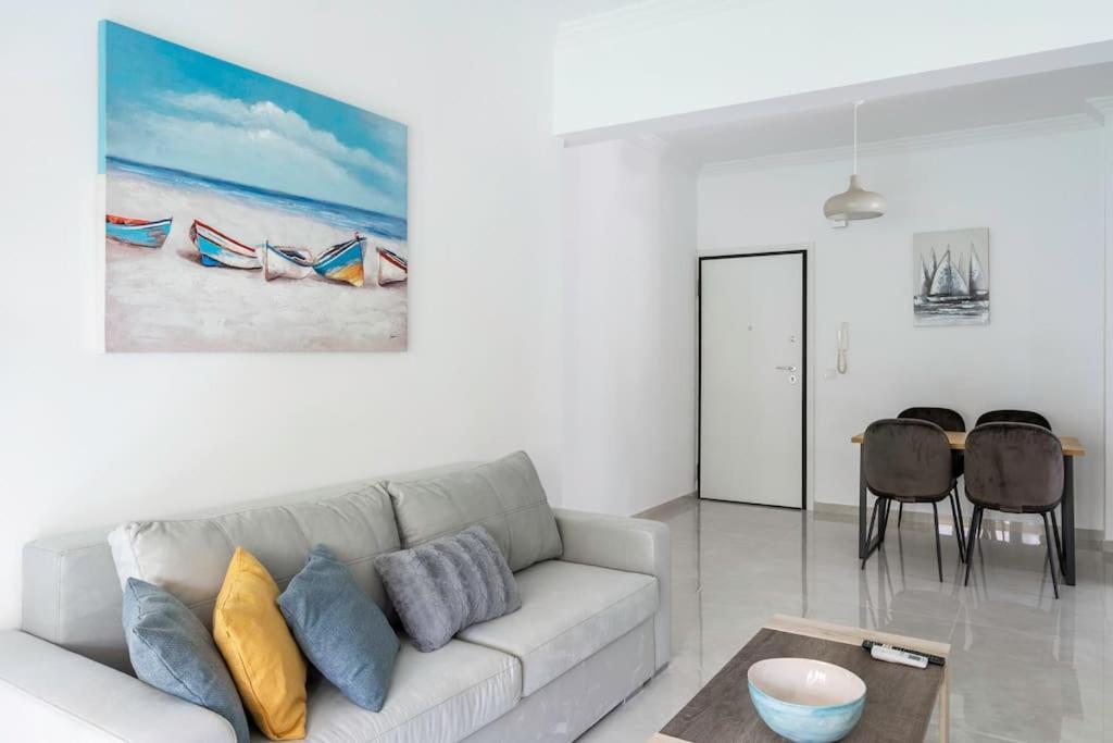 Alimos Sun-Filled Apartment Athens Exterior photo