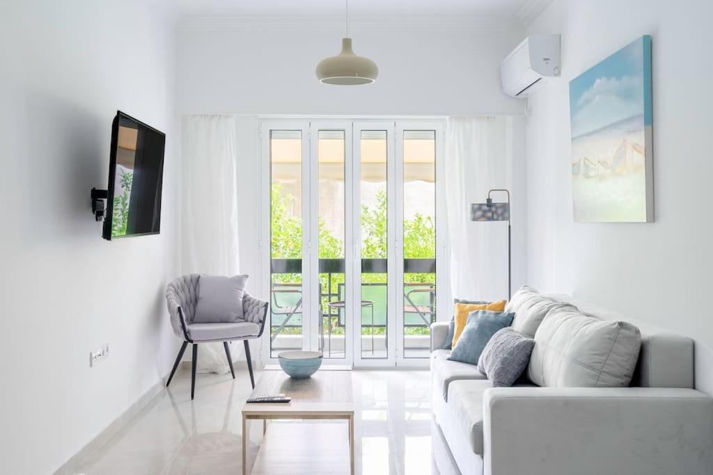 Alimos Sun-Filled Apartment Athens Exterior photo